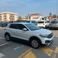 Volkswagen t cross versione urban 1000 cc.