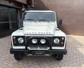 Land Rover Defender 90 2.4 TD4 Station Wagon E