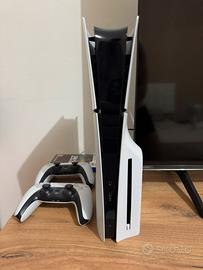 PS5 1TB CON LETTORE + 2 CONTROLLER E KIT COMPLETO
