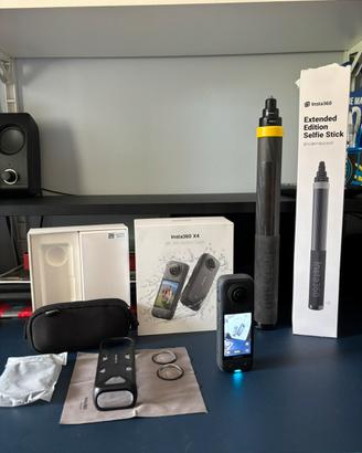 Insta 360 x4 + bastone insta360 3m + accessori