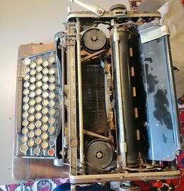 Incantevole macchina da scrivere Olivetti M20 Orig