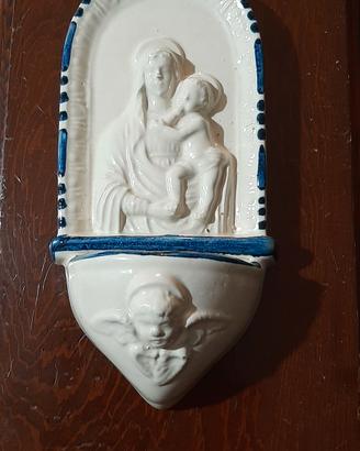 Acquasantiera in ceramica