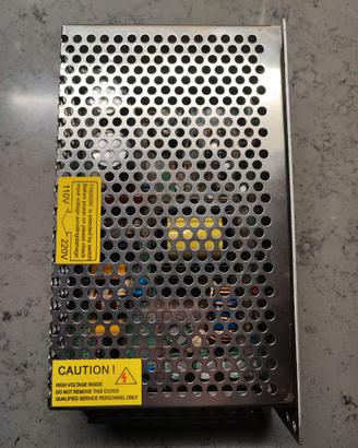 Alimentatore switching 24V 10A