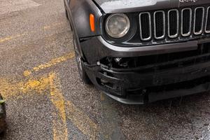 Jeep renegade gpl incidentata frontale sinistra