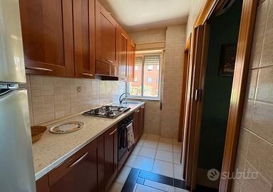 Cucina Completa e Sala da Pranzo in Legno