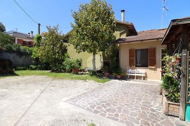 CASA SEMINDIPENDENTE A TERNI