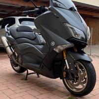 Yamaha t max Iron Max