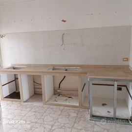 Marmo travertino piano cucina usato con fori