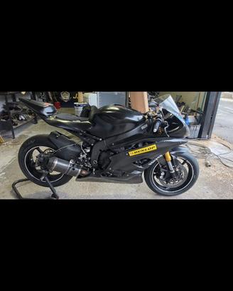 R6 pronto pista