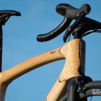 bici da corsa in legno artigianale