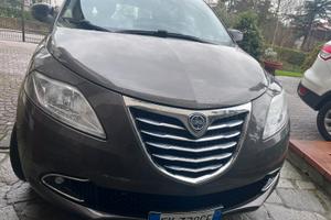 Lancia ypsilon 2011