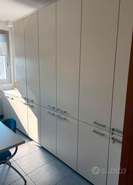 arredamento ufficio con tavolo riunioni