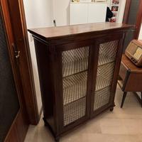 Vetrina antica in legno dolce