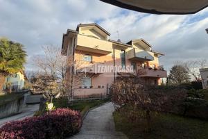 DUE LOCALI CON CANTINA E BOX IN CONTESTO RECENTE