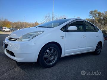 Toyota Prius 1.5ibrido 16V*Neopatentati*