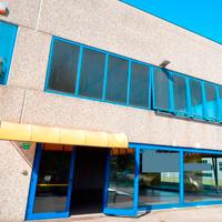 Locale commerciale con uffici