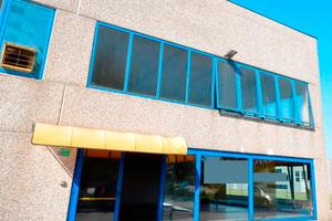 Locale commerciale con uffici