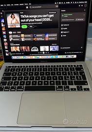 Macbook air 13’  con processore M1