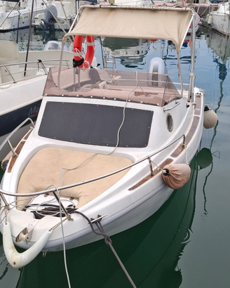 Barca semicabinato guida senza patente