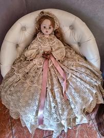 Bambola di ceramica da collezione