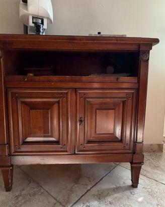 Mobiletto in legno stile classico / Arte Povera