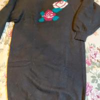 Abito di lana con ricamo