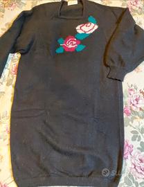 Abito di lana con ricamo