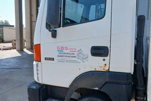 camioncino Nissan 