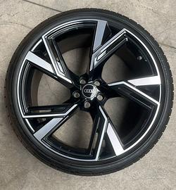 Kit cerchi e pneumatici estivi da 22 per Audi RS6 