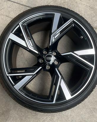 Kit cerchi e pneumatici estivi da 22 per Audi RS6 