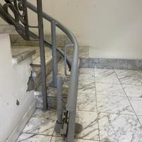 Ringhiera di acciaio per montascale