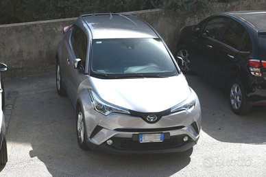 Toyota C-HR ibrida 1.8 122 CV Active CHR CH-R C HR