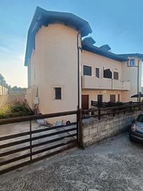 VILLA SU DUE LIVELLI – ZONA MARTELLETTO