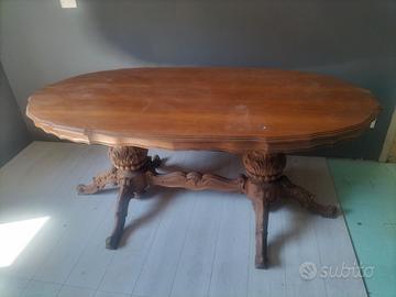 tavolo in legno massiccio