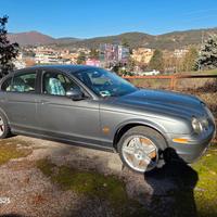 JAGUAR 4.2 R SUPERCHARGED 396 CV