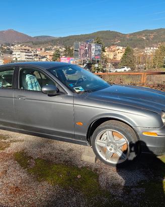 JAGUAR 4.2 R SUPERCHARGED 396 CV