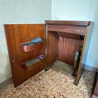 Macchina da cucire con mobile · Necchi mod.75