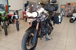 Triumph Tiger 1200 Explorer XCA con tris di valigi