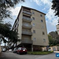 Appartamento con box auto - Via Leopardi