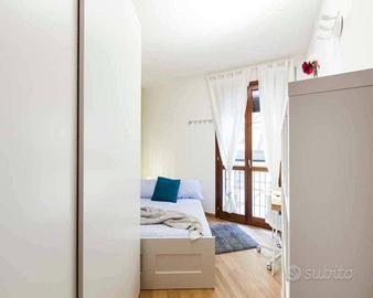 Stanza in appartamento di 151 m² a Milano