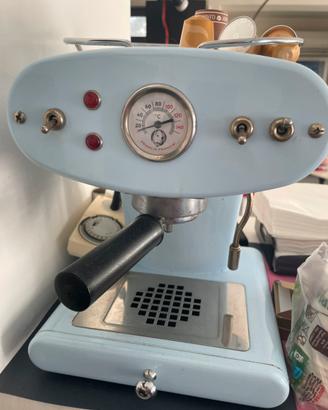 Macchina caffé illy design Luca Trezzi