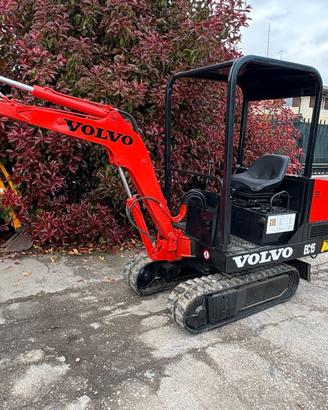 E230 - Mini escavatore 15 q PEL JOB EC15