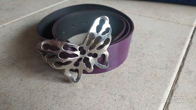 cintura donna colore viola, fibbia farfalla.