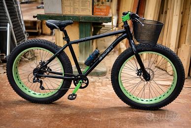 Fatbike Galant nera gomme larghe MTB bici mountai