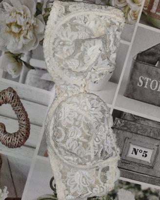 reggiseno a balconcino in pizzo bianco