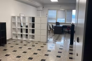 Ufficio al primo piano con ascensore