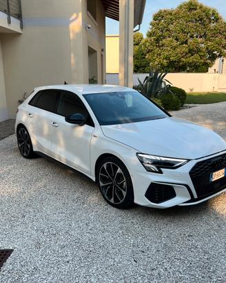 Audi A3 Sportback 35 1.5 tfsi Identity Black