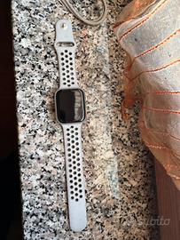 AppleWatch Series 9 (GPS + Cellular) 64 GB