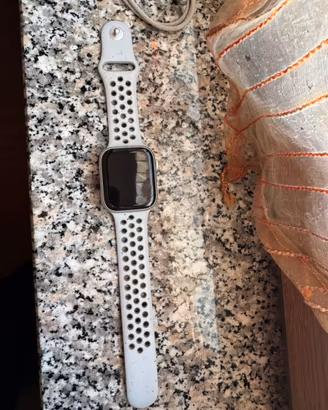 AppleWatch Series 9 (GPS + Cellular) 64 GB