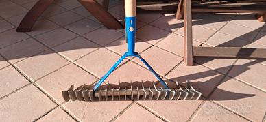 arieggiatore ,scalficatore per prato
